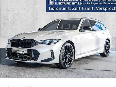Mineralweiss Gebraucht 2024 BMW 330e Performance Kombi | 43.440 € (Guter Preis)