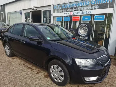 Gebraucht Skoda Octavia Ambition 105 PS (77 kW) 2015 Schwarz Kombi