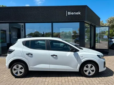 Neu Dacia Sandero Essentiel 67 PS (49 kW) 2026 Arktisweiß Limousine