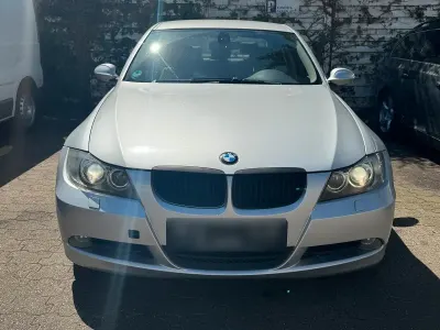 Gebraucht BMW 320 163 PS (119 kW) 2006 Silber Limousine