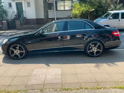 Gebraucht Mercedes E350 292 PS (214 kW) 2010 Schwarz Limousine
