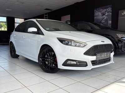 Gebraucht Ford Focus ST 185 PS (136 kW) 2017 Weiß Limousine