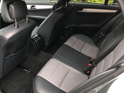 Gebraucht Mercedes C180 Avantgarde 156 PS (114 kW) 2011 Grau Kombi