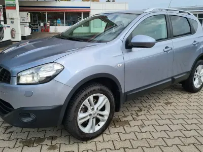 Gebraucht Nissan Qashqai 141 PS (103 kW) 2013 Silber SUV