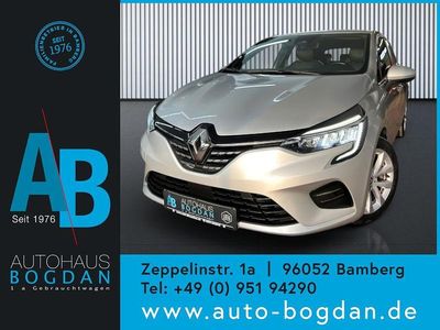 Grau Gebraucht 2021 Renault Clio V Intens Limousine | 10.990 € (Fairer Preis)