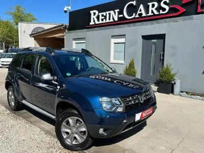 Usado Dacia Duster Celebration 114 HP (83 kW) 2016 Azul SUV