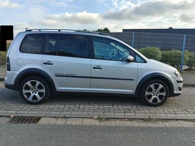 VW Touran Cross