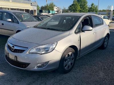 Begagnad Opel Astra Cosmo 116 HK (85 kW) 2010 Grå Sedan