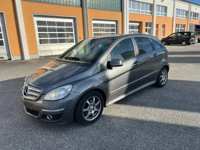 Używany Mercedes 200 170 KM (125 kW) 2009 Szary SUV