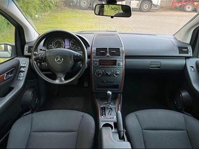 Usata Mercedes 200 136 CV (100 kW) 2006 Argento Utilitaria