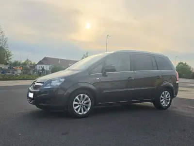 Gebraucht Opel Zafira Family 140 PS (102 kW) 2014 Grau Van / Kleinbus