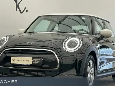 Gebraucht Mini Cooper Essential 136 PS (100 kW) 2023 Schwarz Kleinwagen