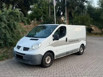 Gebraucht Renault Trafic 114 PS (83 kW) 2010 Weiß Van / Kleinbus