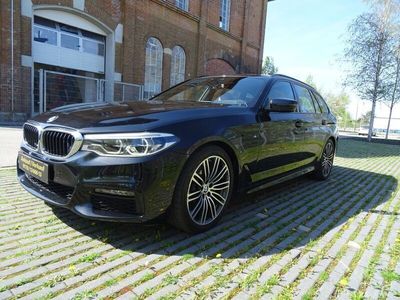 Gebraucht BMW 520 M Sport 190 PS (139 kW) 2020 Black sapphire metallic Kombi