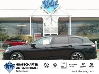 Gebraucht VW Passat R-line 150 PS (110 kW) 2025 Schwarz Kombi
