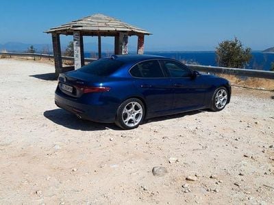 Blau Gebraucht 2018 Alfa Romeo Giulia Super Limousine | 16.800 €