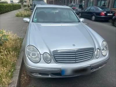 Gebraucht Mercedes E240 177 PS (130 kW) 2002 Silber Limousine