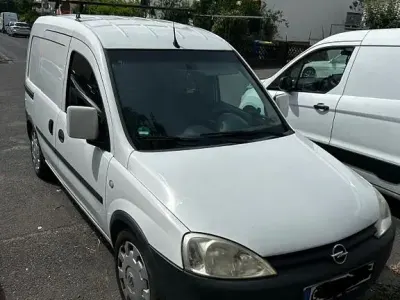 Gebraucht Opel Combo 75 PS (55 kW) 2011 Weiß Van / Kleinbus