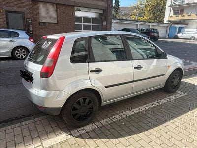 Usata Ford Fiesta 80 CV (58 kW) 2002 Argento Utilitaria