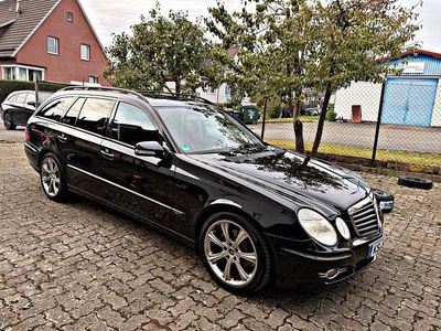 Schwarz Gebraucht 2008 Mercedes E200 Avantgarde Kombi | 4.499 € (Etwas zu teuer)