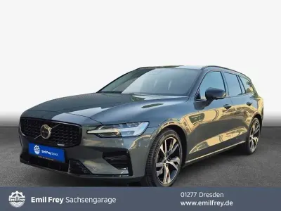Gebraucht Volvo V60 145 PS (106 kW) 2025 Kombi