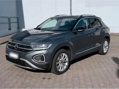 Używany VW T-Roc Style 150 KM (110 kW) 2024 Szary SUV