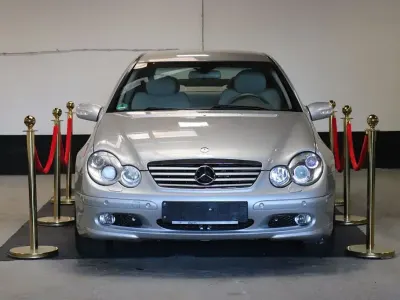 Gebraucht Mercedes C180 143 PS (105 kW) 2003 Silber Coupé