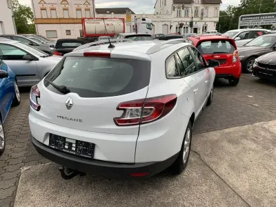 Gebraucht Renault Mégane Expression 110 PS (80 kW) 2012 Weiß Limousine