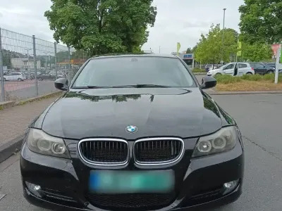Gebraucht BMW 318 143 PS (105 kW) 2010 Schwarz Kombi