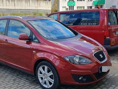Second-hand Seat Altea XL Stylance 160 CP (117 kW) 2009 Roșu Monovolum