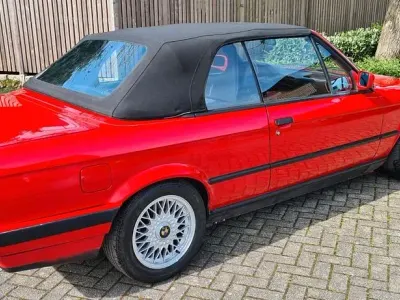 Gebraucht BMW 318 Cabriolet Sport Line 113 PS (83 kW) 1991 Rot Cabrio