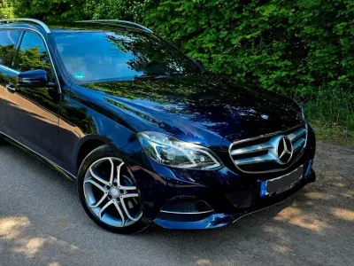 Gebraucht Mercedes E250 Exclusive 204 PS (150 kW) 2013 Blau Limousine
