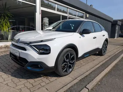 Gebraucht Citroën e-C4 Feel 100 kW (136 PS) 2021 Polarweiß Limousine