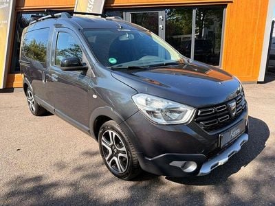 Usata Dacia Dokker Celebration 95 CV (69 kW) 2018 Nero Monovolume