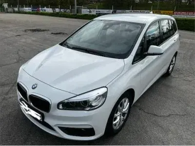 Gebraucht BMW 220 Gran Tourer Sport Line 190 PS (139 kW) 2016 Weiß Van / Kleinbus
