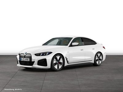 Weiß Gebraucht 2024 BMW i4 M Sport Limousine | 54.043 € (Etwas zu teuer)