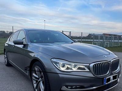 Gebraucht BMW 730 Executive 265 PS (194 kW) 2016 Grau Limousine