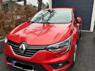 Gebraucht Renault Mégane Intens 132 PS (97 kW) 2018 Rot Limousine