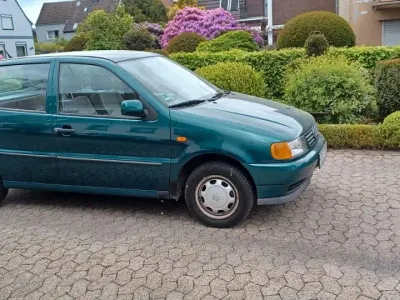 Używany VW Polo 45 KM (33 kW) 1996 Zielony Sedan/Limuzyna