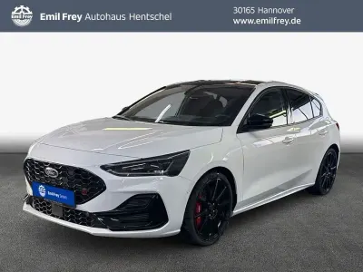 Neu Ford Focus ST 280 PS (205 kW) 2025 Frozen white Limousine