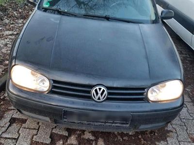 Schwarz Gebraucht 2002 VW Golf IV Kombi | 750 € (Teuer)