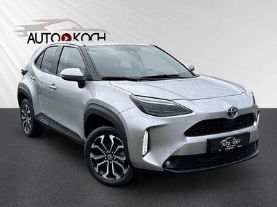 Silber Gebraucht 2024 Toyota Yaris Cross Team SUV | 27.990 € (Etwas zu teuer)