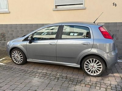 Gebraucht Fiat Grande Punto 95 PS (69 kW) 2009 Grau Kleinwagen