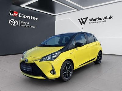Gebraucht Toyota Yaris Hybrid Style 101 PS (74 kW) 2017 Gelb Kleinwagen