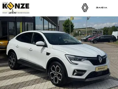 Gebraucht Renault Arkana Techno 140 PS (102 kW) 2023 Weiß schwarz SUV