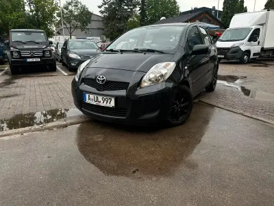 Gebraucht Toyota Yaris 101 PS (74 kW) 2009 Schwarz Kleinwagen