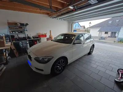 Gebraucht BMW 114 102 PS (75 kW) 2013 Weiß Kleinwagen