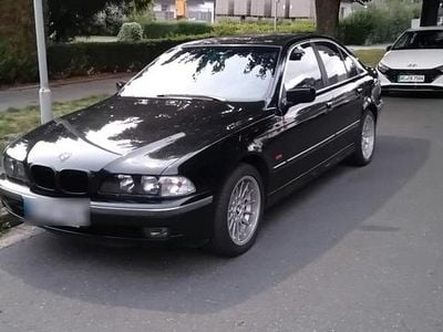 BMW 523