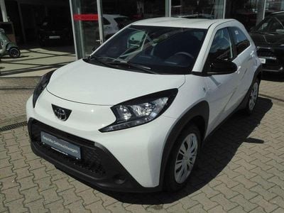 Schneeweiß Neu 2025 Toyota Aygo X Business Edition SUV | 18.490 € (Fairer Preis)