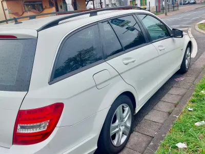 Gebraucht Mercedes C220 Avantgarde 170 PS (125 kW) 2012 Weiß Kombi